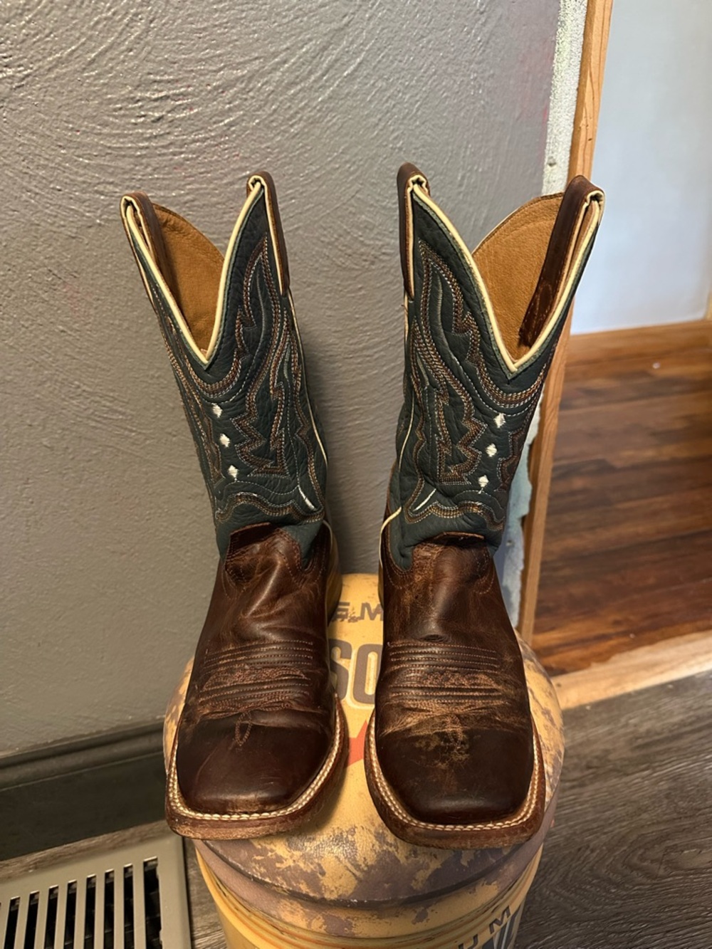 Cody James Men’s Broad Square Toe Brown Leather & Dark Teal Cowboy Boots 7D